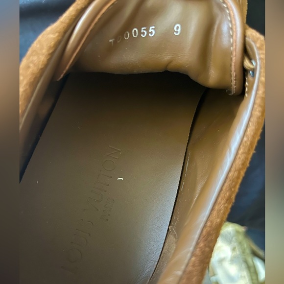 LOUIS VUITTON - Suede Sneaker - MENS SIZE 9 - Picture 10 of 10